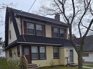 38-19 217th St, Flushing, NY 11361