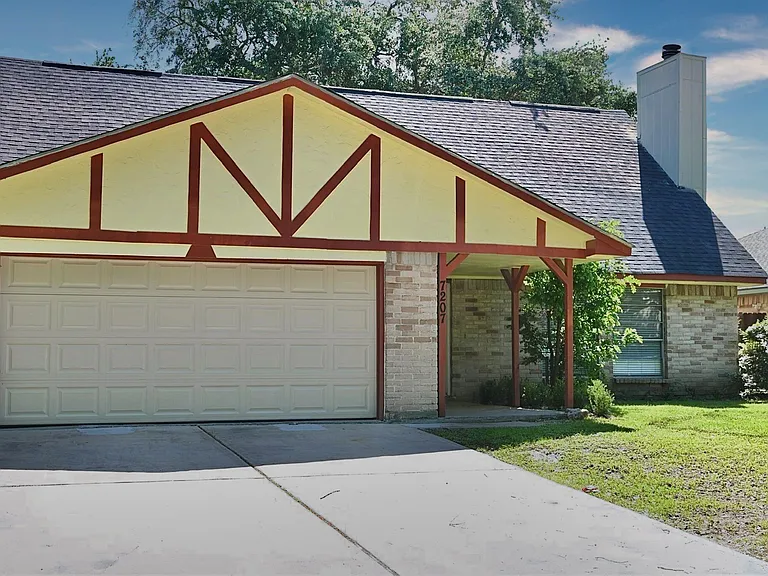 7207 San Pablo Dr — Photo 2