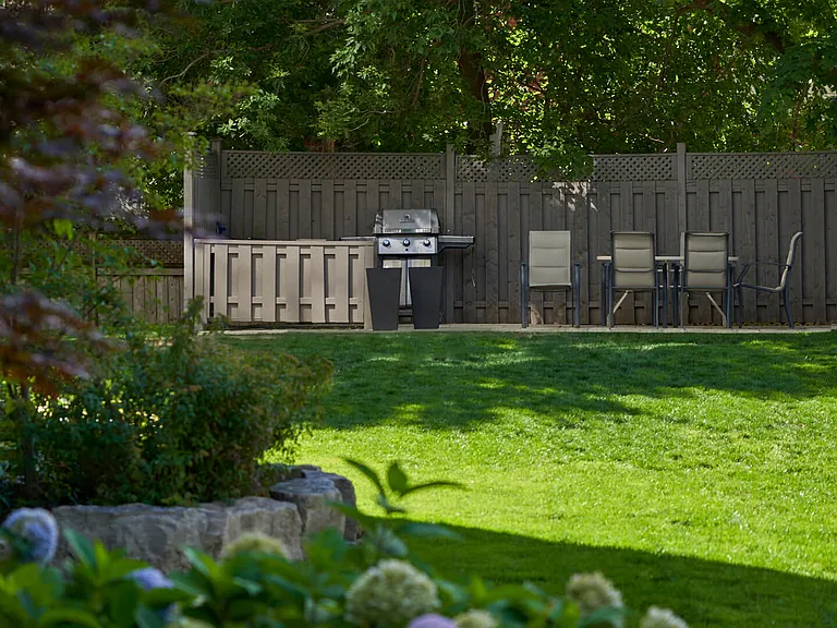 18 Brownlow Ave — Photo 11