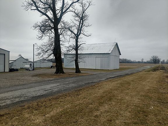 3rd image of 18987 Road 15