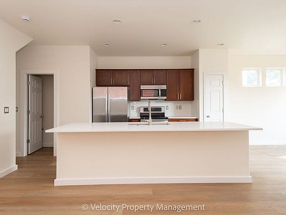 4th image of 19569 Salmonberry Ct