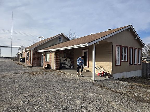 2nd image of 2249 Blue Ridge Blvd