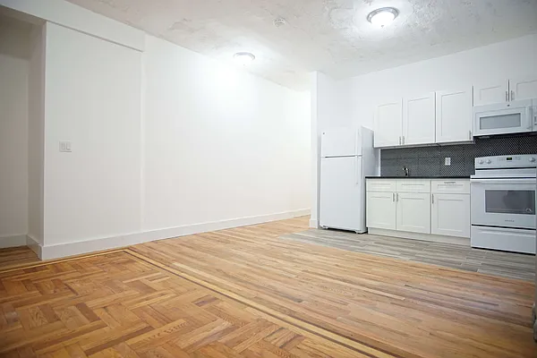 Rented by Lofts and Flats LLC | media 2
