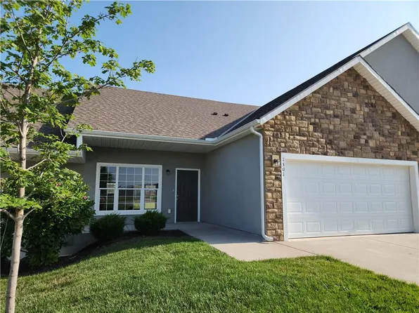 1301 S 3rd St E, Louisburg, KS 66053