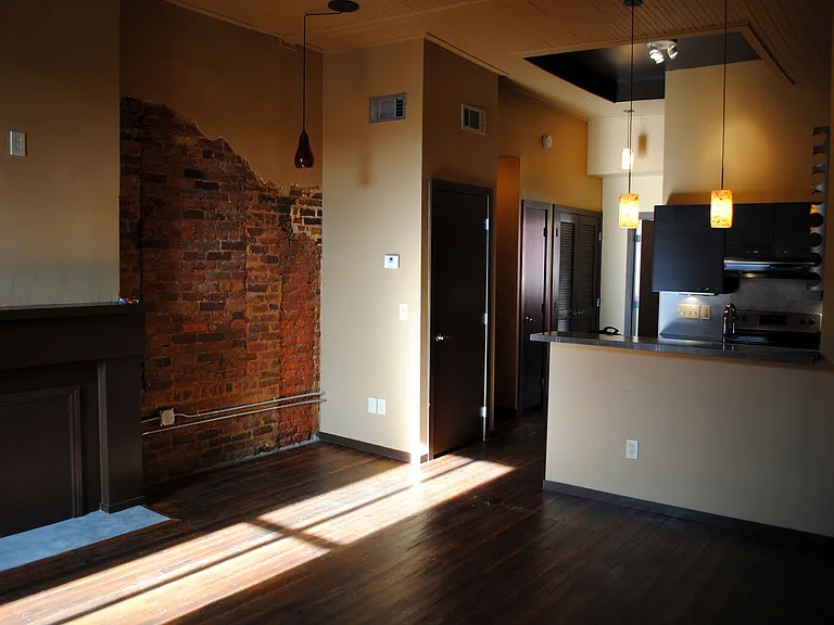 115 S 8th St #201 — Photo 13