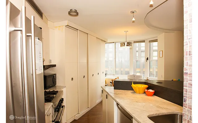 Rented by Douglas Elliman | media 22