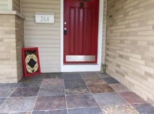 264 Peach Tree Ln, Elk Grove Village, IL 60007