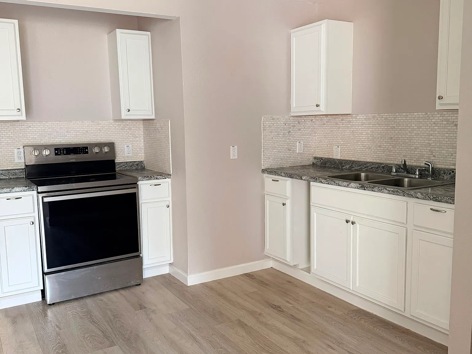 3603 Pheasant St — Photo 4