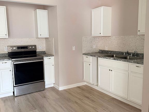 4th image of 3603 Pheasant St