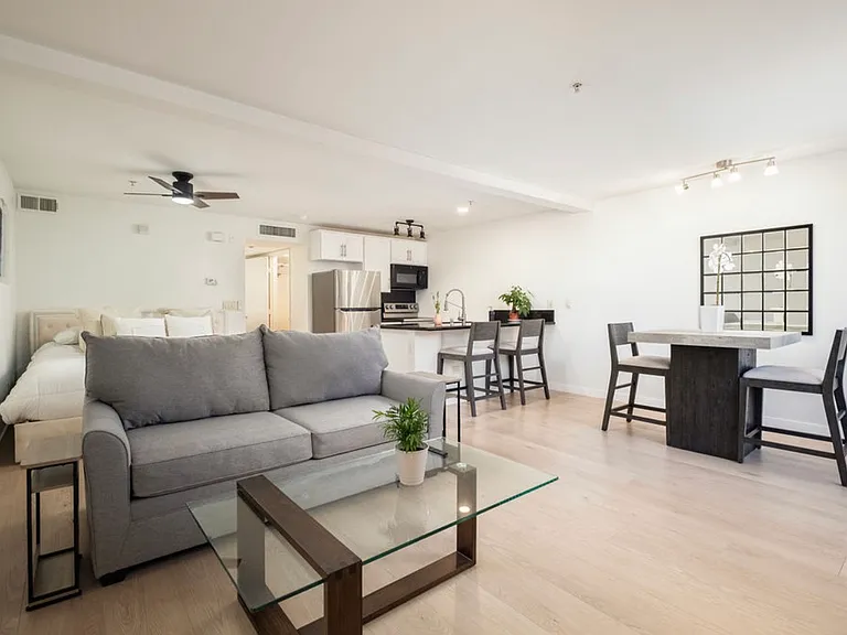 101 Market St #204 — Photo 1