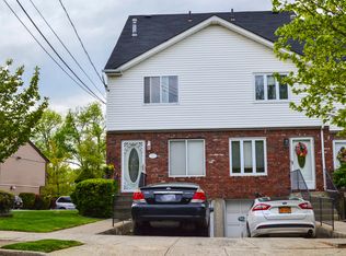 28 Pratt Ct, Staten Island, NY 10312