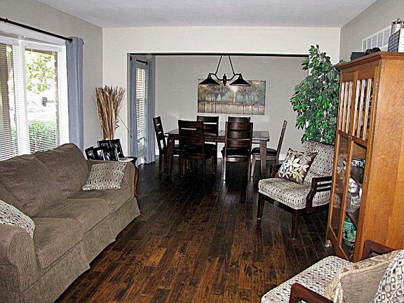 3rd image of 2303 Knollview St