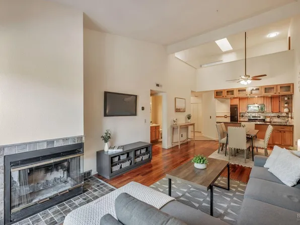 1717 Drake Court, Petaluma, CA 94954