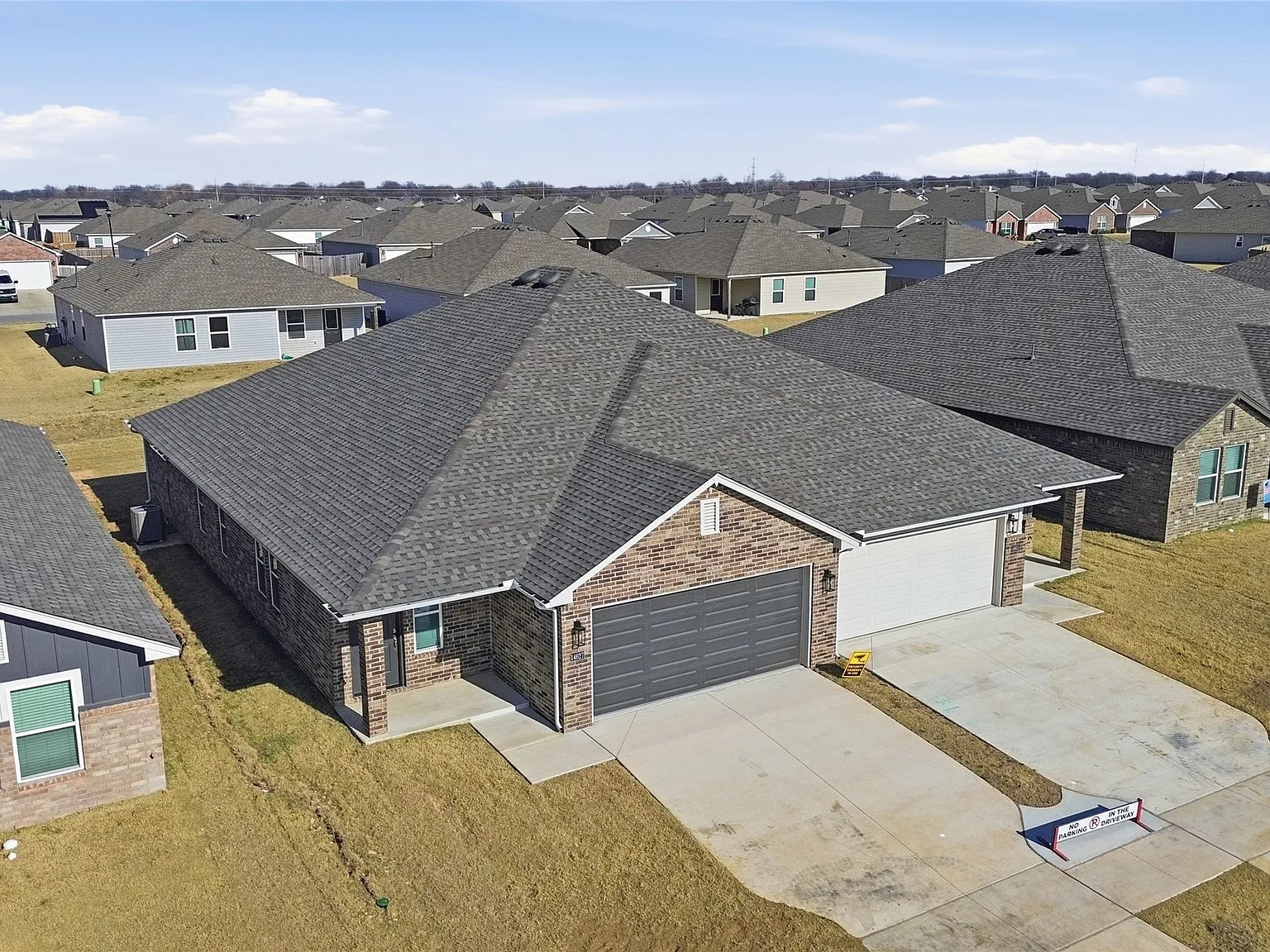 3 bed, 2.0 bath, 1544 sqft, $1,900 — Photo 3