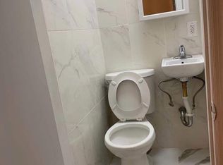 960 39th St APT 2F, Brooklyn, NY 11219
