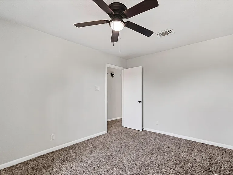 8046 Ellinger Ln — Photo 26