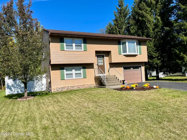 18 Broadway, Latham, NY 12110