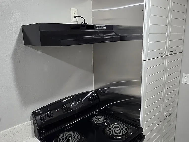 1420 Putnam Ave #8 — Photo 4