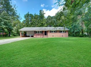 121 Valley Rd, Greenwood, SC 29646
