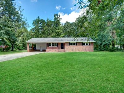 121 Valley Rd, Greenwood, SC, 29646