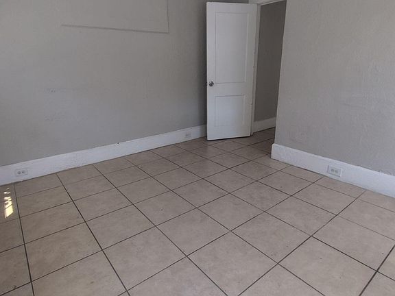 4th image of 417 N Liberty St #7