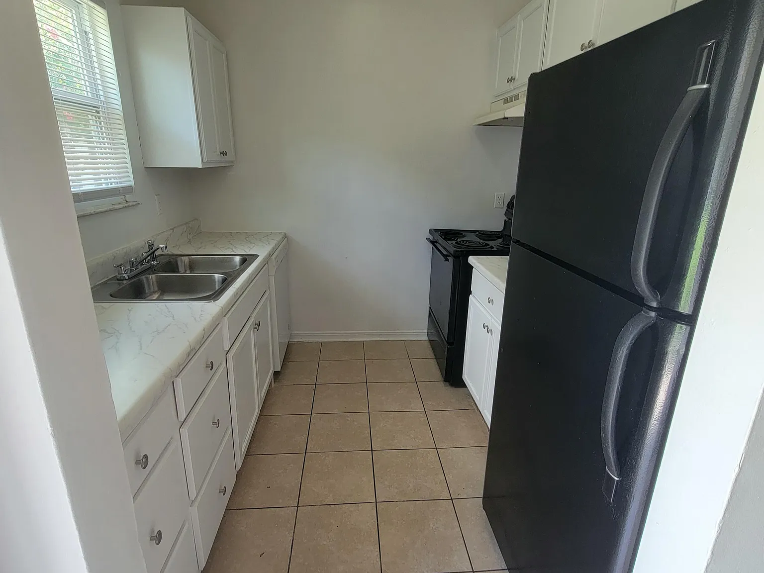 2 bed, 4.0 bath, 900 sqft, $995 — Photo 3