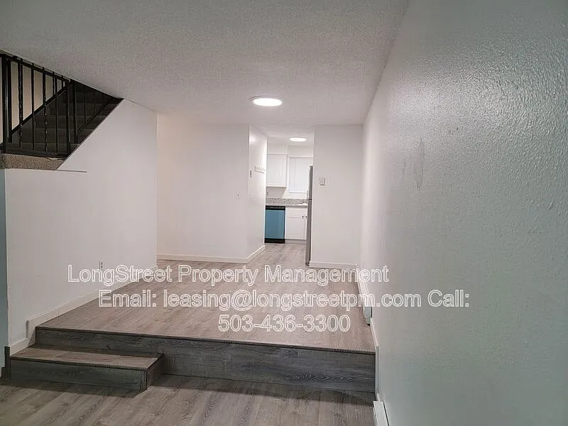 2 bed, 1.5 bath, 1131 sqft, $1,495 — Photo 2