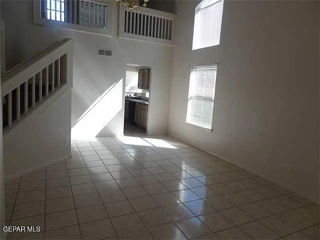 7481 Umbria Dr — Photo 3