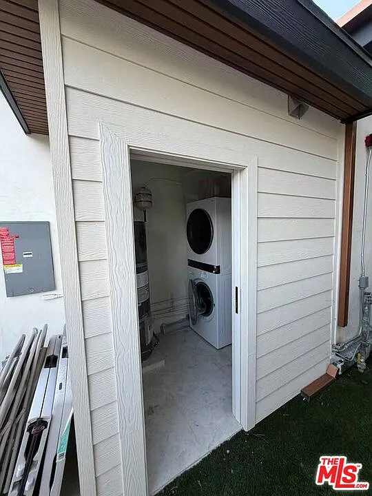 3 bed, 2.0 bath, $4,699 — Photo 4