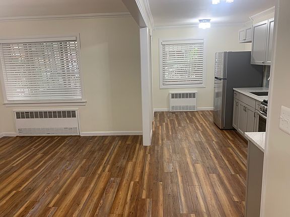 5th image of 929 E 102nd St #1