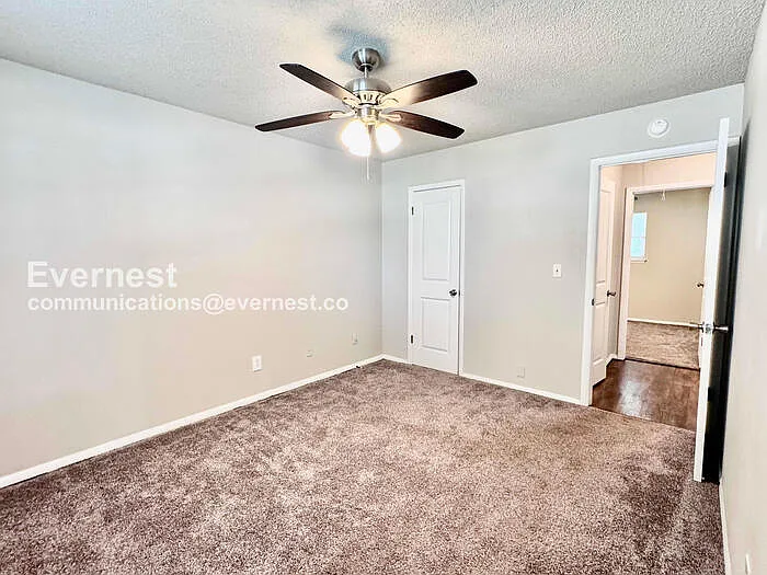 606 North Village Ave — Photo 12