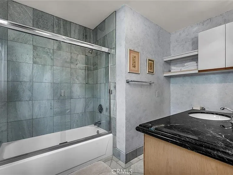 18423 Linnet St — Photo 24