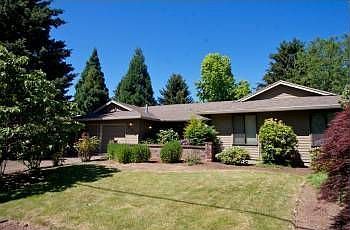 1st image of 839 SE 32nd Ave
