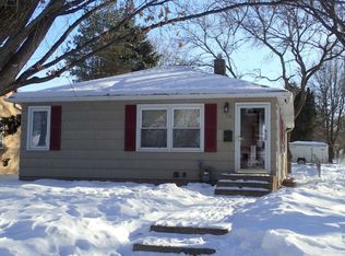 304 Hazelwood St, Saint Paul, MN 55106