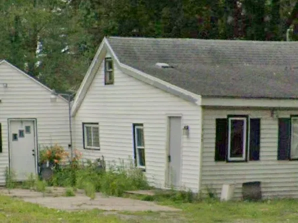 1525 S Dangl Rd, Muskegon, MI 49442