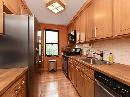 Sold by Benjamin Realty Since 1980 | media 25