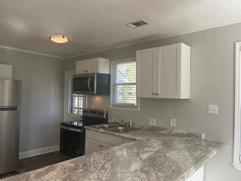 3812 Kearney Ave — Photo 3