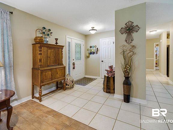 5th image of 106 Ferncliff Cir