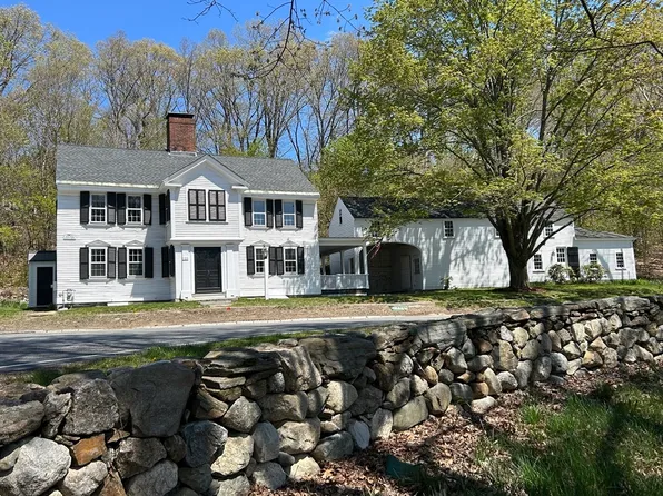 105 Lexington Rd, Concord, MA 01742