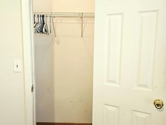 5th image of 524 E Yale St