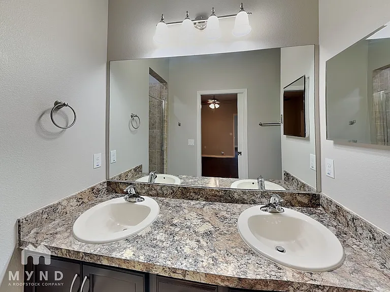 7951 Harbor Bridge Blvd — Photo 9