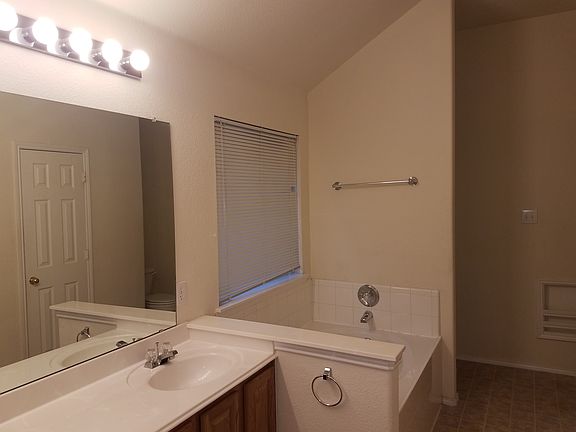 3rd image of 305 Foreston Dr