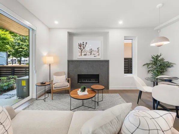 638 E 46th Ave #1, Vancouver, BC V5W 1Z2