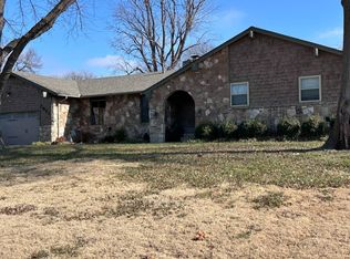 2021 El Camino St, Ponca City, OK 74604