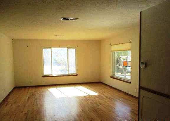 4th image of 13639 Sunset Canyon Dr NE