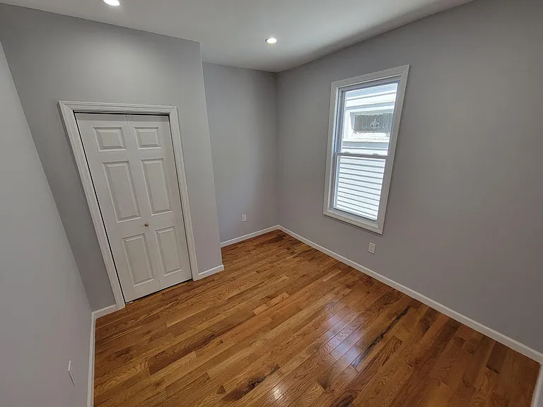 166 N 15th St #2 — Photo 9