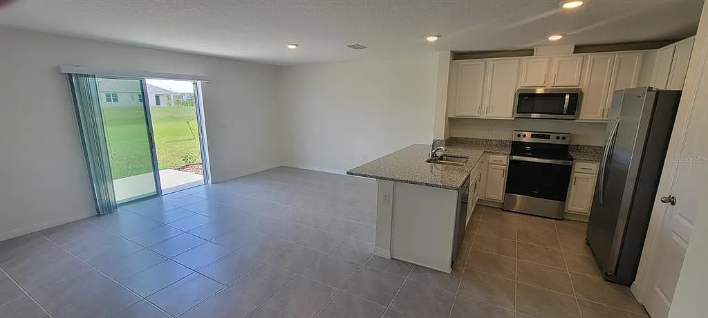 Building Photo - 2927 Hammock Cir