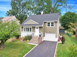 242 Hickory Ave, Garwood, NJ 07027