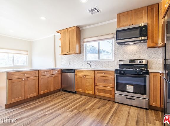 19-454652_35_2 - 1311 1_2 Kitchen