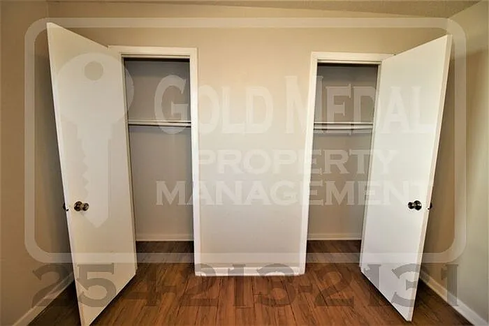 930 J R Ct — Photo 7
